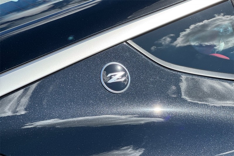 Nissan Z Vehicle Full-screen Gallery Image 26