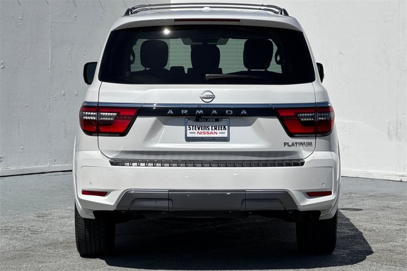 Nissan Armada Vehicle Full-screen Gallery Image 05