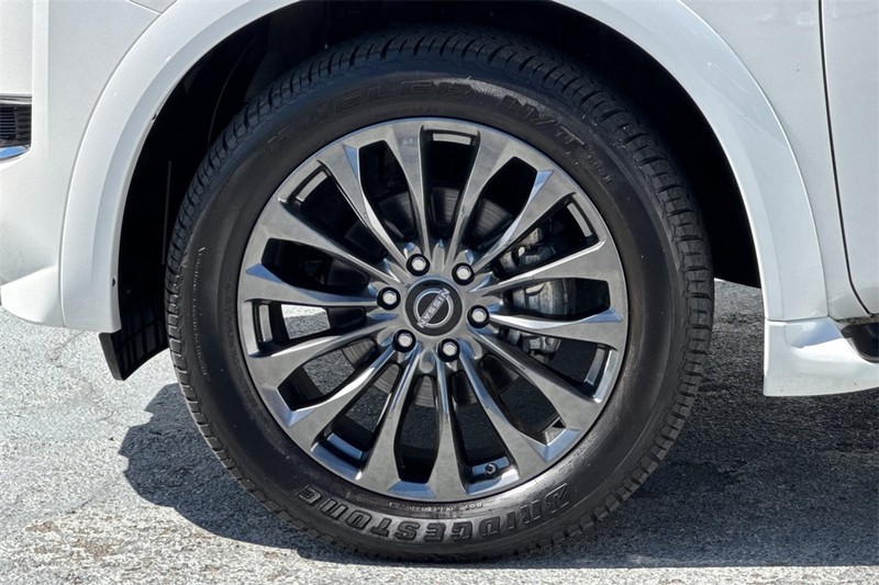 Nissan Armada Vehicle Full-screen Gallery Image 28