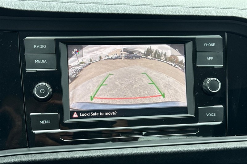 Volkswagen Jetta Vehicle Full-screen Gallery Image 18