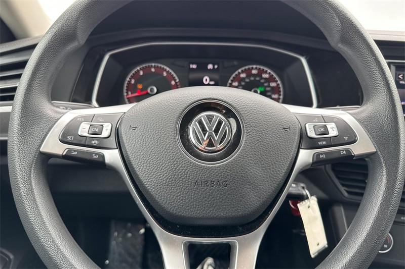 Volkswagen Jetta Vehicle Full-screen Gallery Image 21