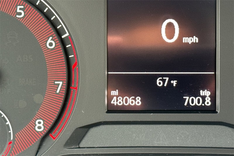 Volkswagen Jetta Vehicle Full-screen Gallery Image 23