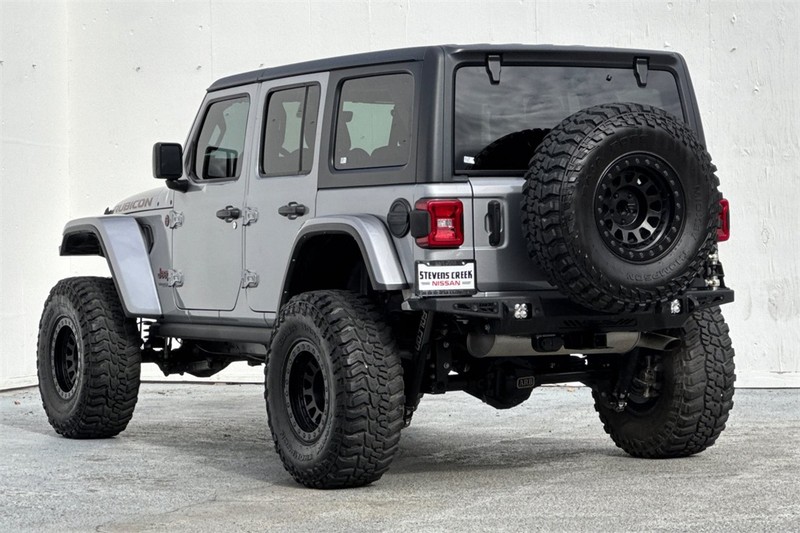 Jeep Wrangler Vehicle Full-screen Gallery Image 06