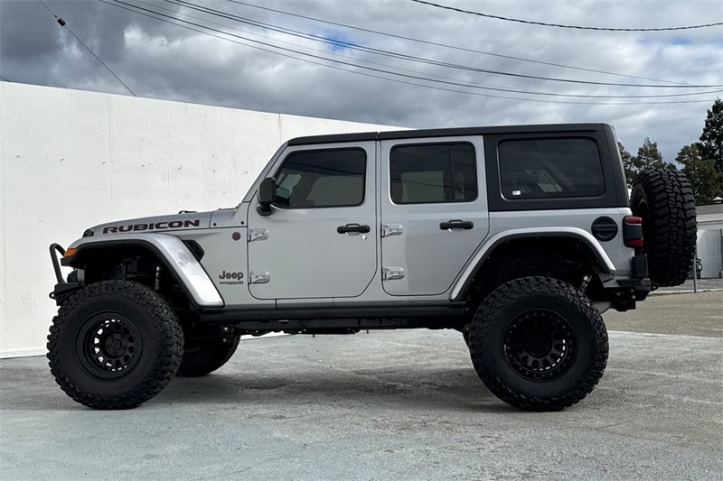 Jeep Wrangler Vehicle Full-screen Gallery Image 07