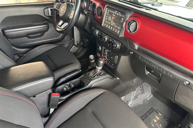 Jeep Wrangler Vehicle Full-screen Gallery Image 15