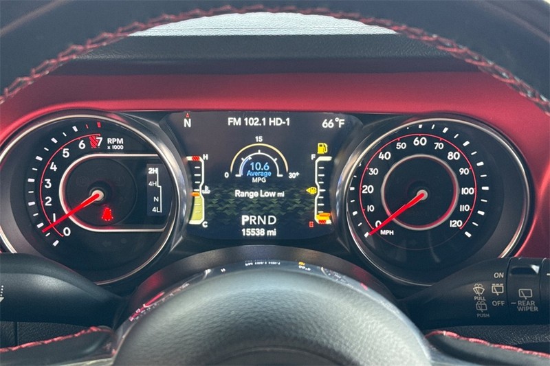 Jeep Wrangler Vehicle Full-screen Gallery Image 24