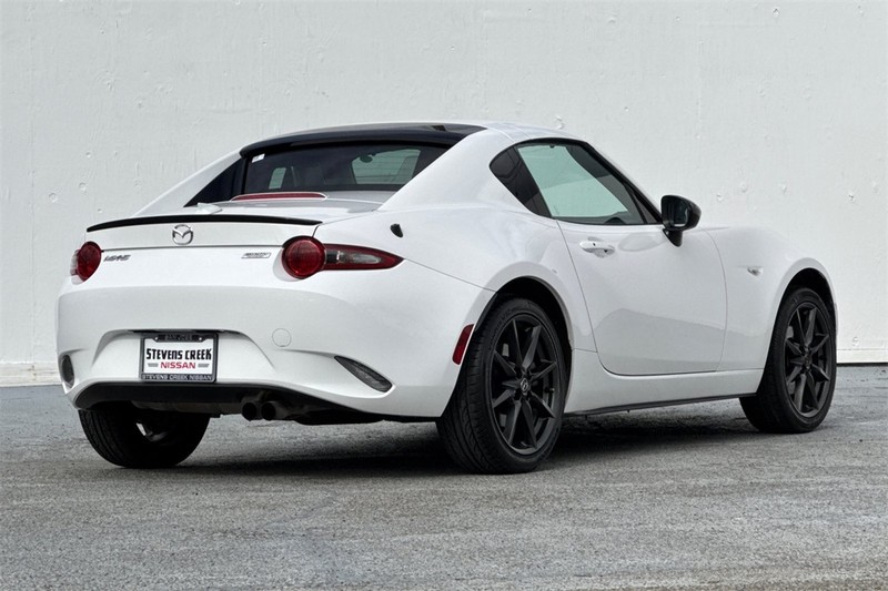 Mazda MX-5 Miata RF Vehicle Full-screen Gallery Image 04