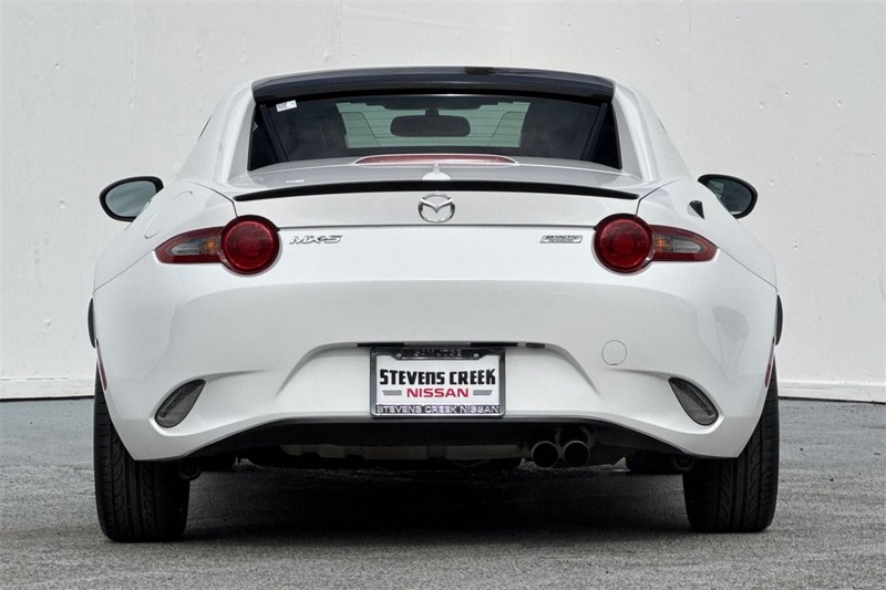 Mazda MX-5 Miata RF Vehicle Full-screen Gallery Image 05