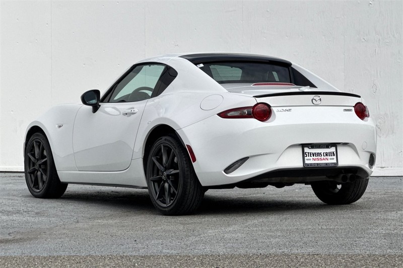 Mazda MX-5 Miata RF Vehicle Full-screen Gallery Image 06