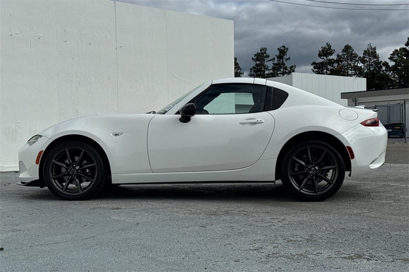 Mazda MX-5 Miata RF Vehicle Full-screen Gallery Image 07