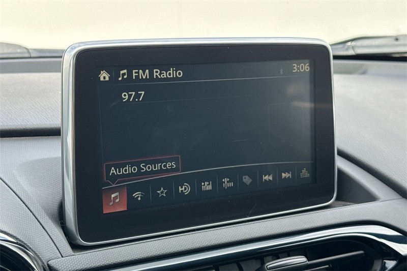 Mazda MX-5 Miata RF Vehicle Full-screen Gallery Image 15