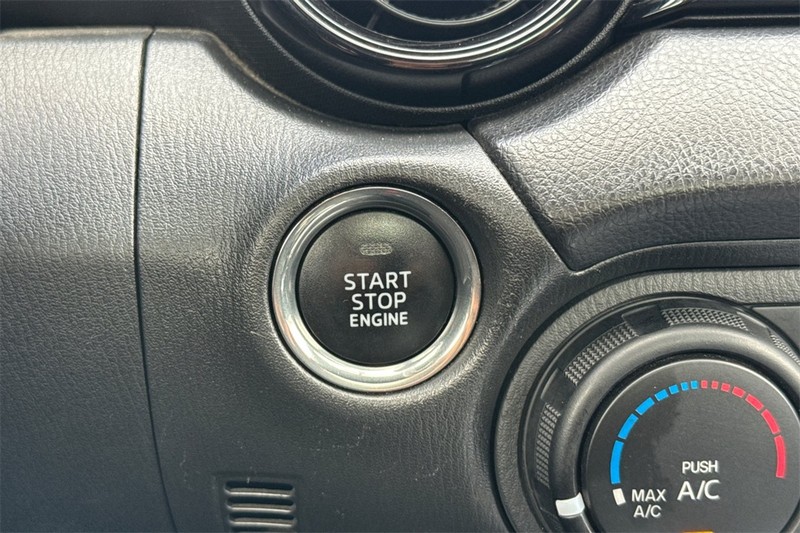 Mazda MX-5 Miata RF Vehicle Full-screen Gallery Image 19