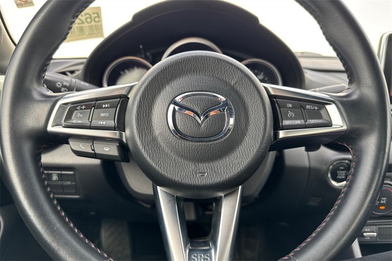 Mazda MX-5 Miata RF Vehicle Full-screen Gallery Image 20