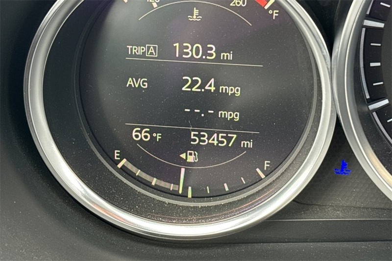 Mazda MX-5 Miata RF Vehicle Full-screen Gallery Image 22