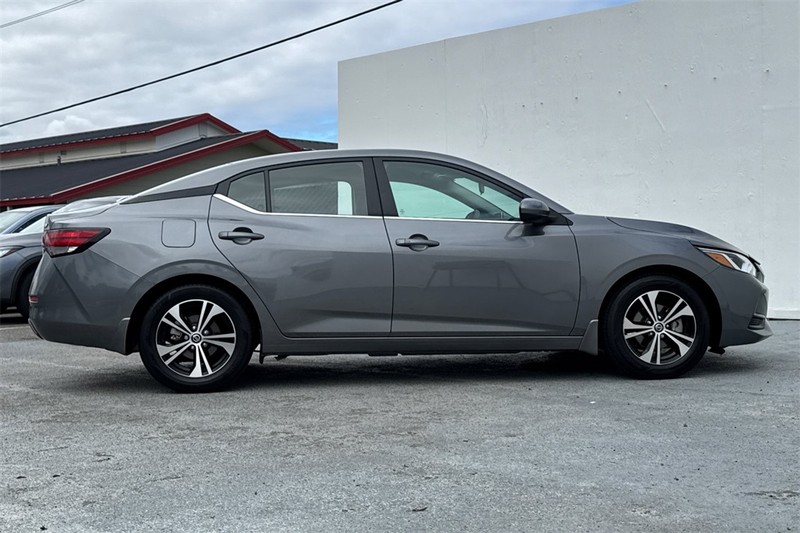 Nissan Sentra Vehicle Full-screen Gallery Image 03