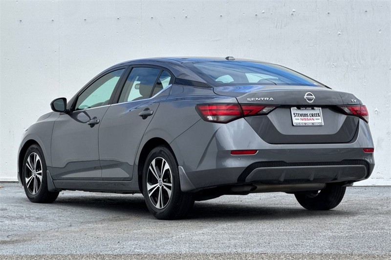 Nissan Sentra Vehicle Full-screen Gallery Image 06