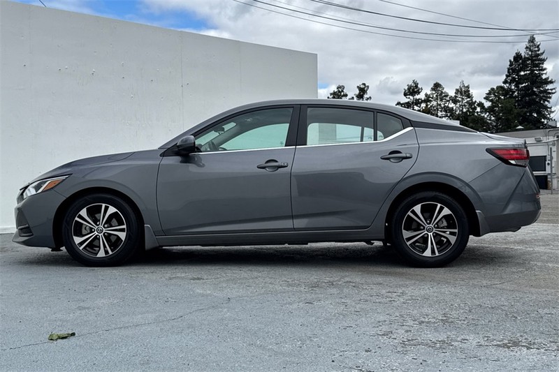 Nissan Sentra Vehicle Full-screen Gallery Image 07