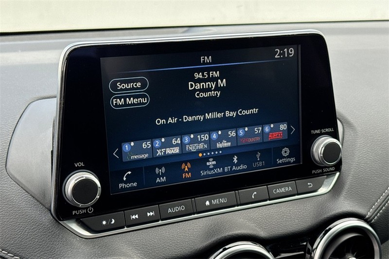 Nissan Sentra Vehicle Full-screen Gallery Image 17