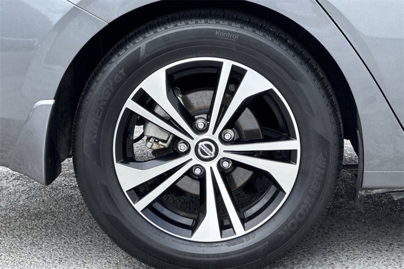 Nissan Sentra Vehicle Full-screen Gallery Image 25