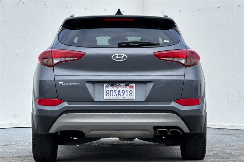 Hyundai Tucson Vehicle Full-screen Gallery Image 05