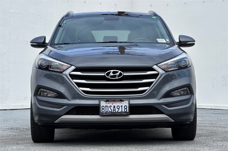 Hyundai Tucson Vehicle Full-screen Gallery Image 09
