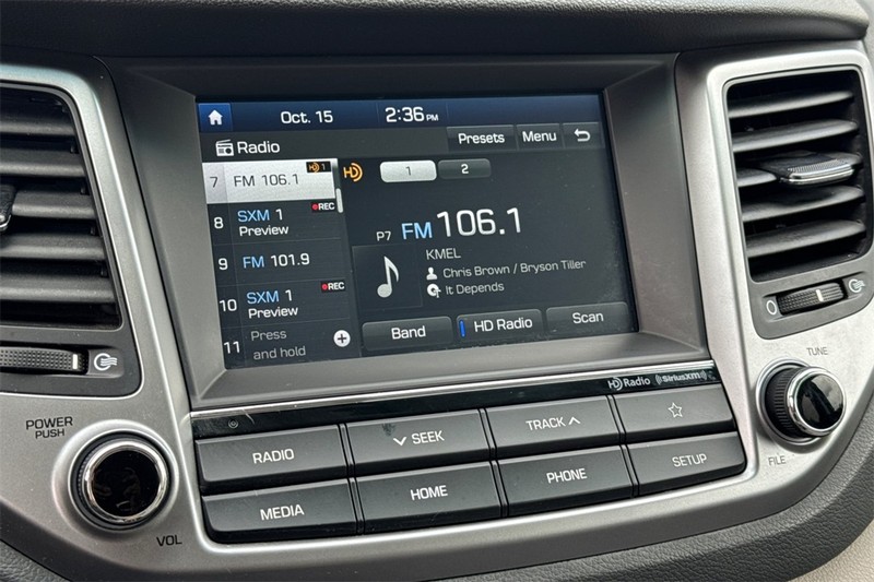 Hyundai Tucson Vehicle Full-screen Gallery Image 17