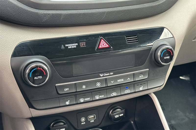 Hyundai Tucson Vehicle Full-screen Gallery Image 19