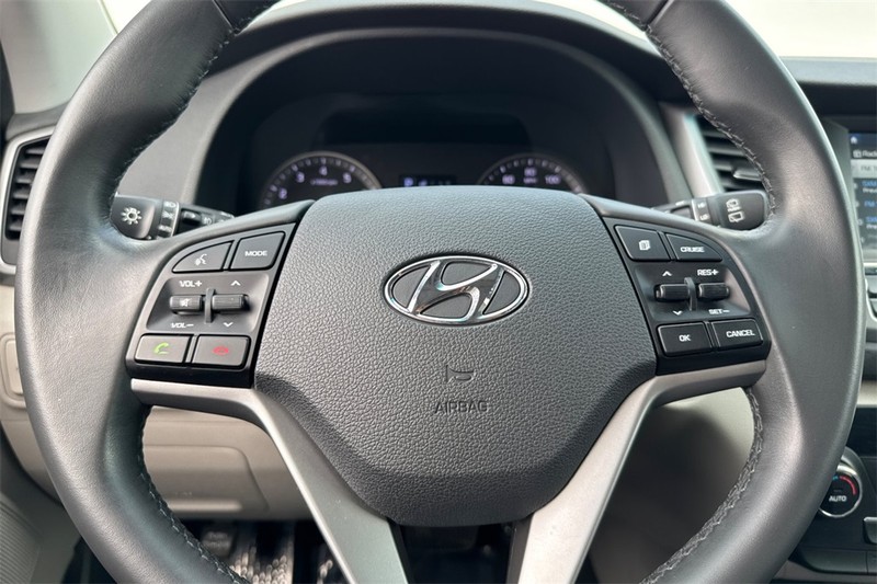 Hyundai Tucson Vehicle Full-screen Gallery Image 22
