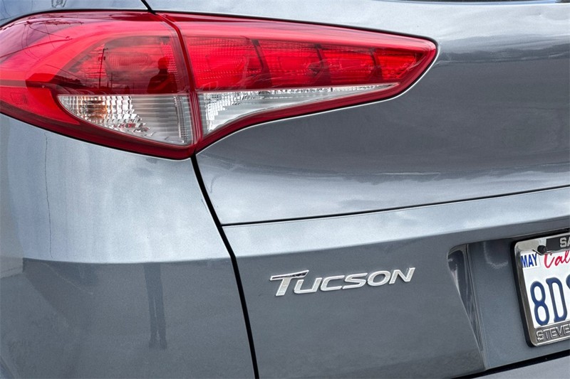 Hyundai Tucson Vehicle Full-screen Gallery Image 26