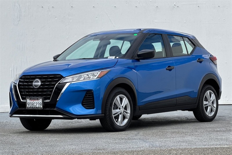 Nissan Kicks Vehicle Full-screen Gallery Image 08