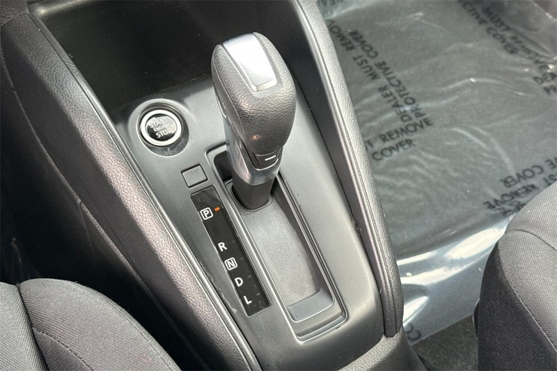 Nissan Kicks Vehicle Full-screen Gallery Image 20