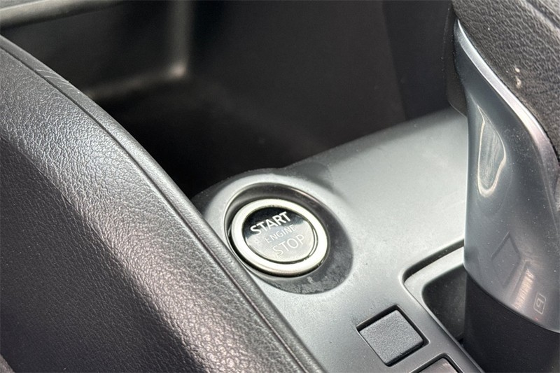 Nissan Kicks Vehicle Full-screen Gallery Image 21