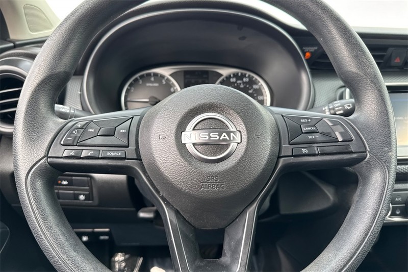 Nissan Kicks Vehicle Full-screen Gallery Image 22