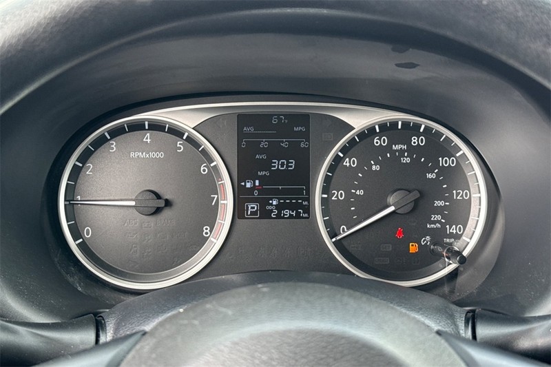 Nissan Kicks Vehicle Full-screen Gallery Image 23