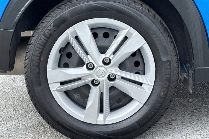 Nissan Kicks Vehicle Full-screen Gallery Image 25