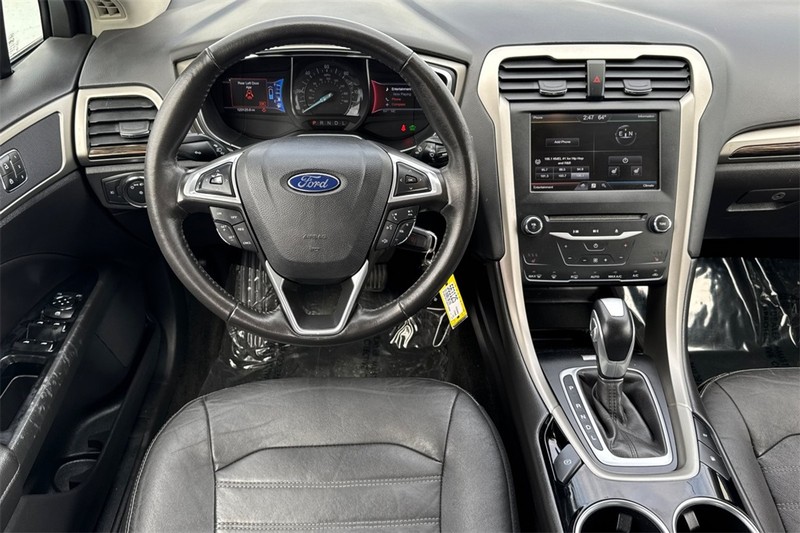 Ford Fusion Energi Vehicle Full-screen Gallery Image 14