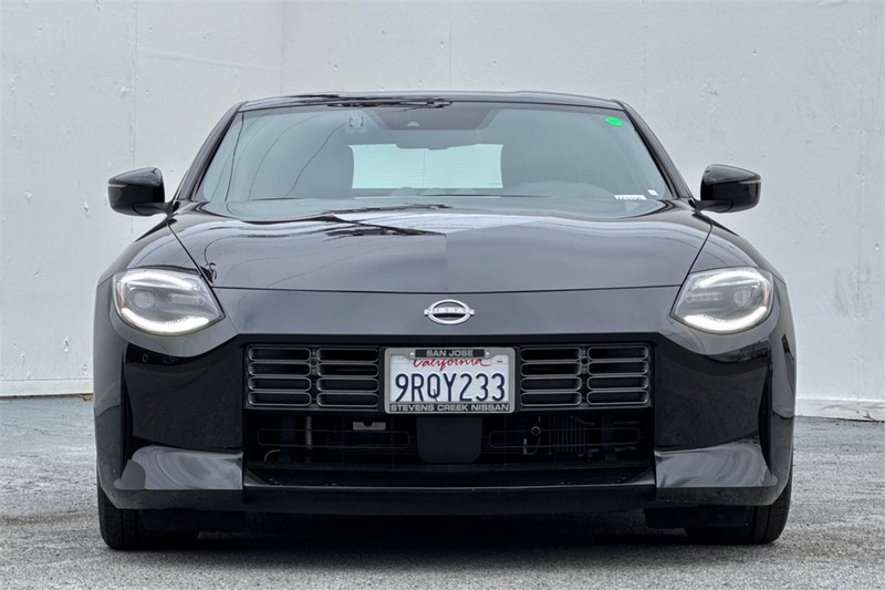 Nissan Z Vehicle Full-screen Gallery Image 09