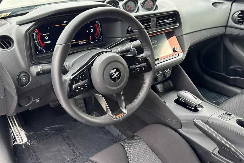 Nissan Z Vehicle Full-screen Gallery Image 12