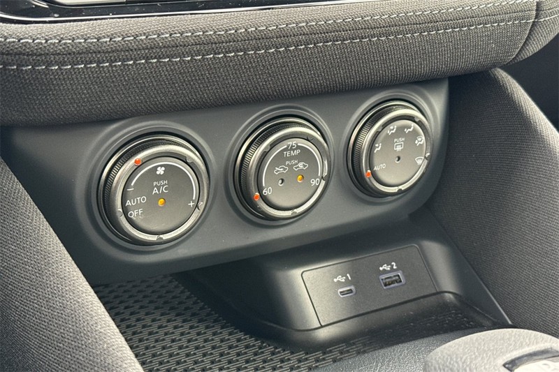 Nissan Z Vehicle Full-screen Gallery Image 17