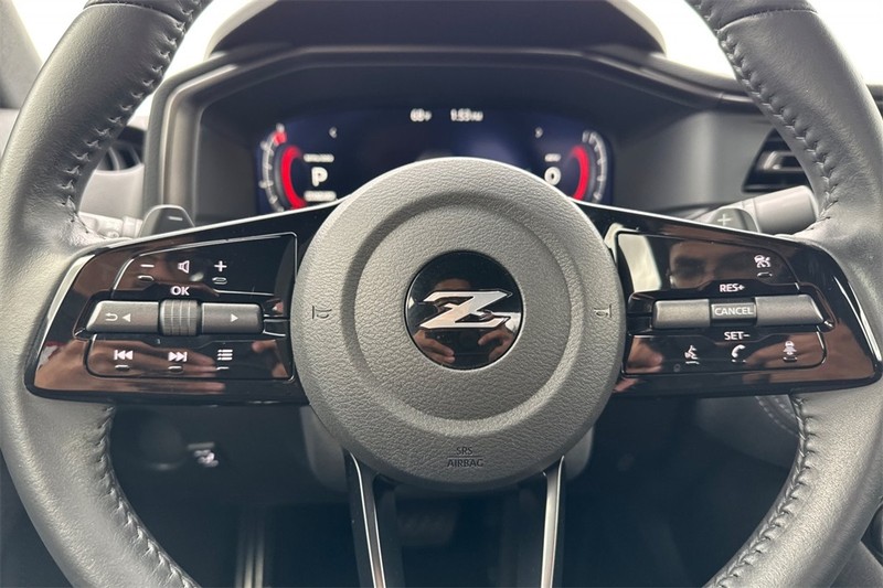 Nissan Z Vehicle Full-screen Gallery Image 20