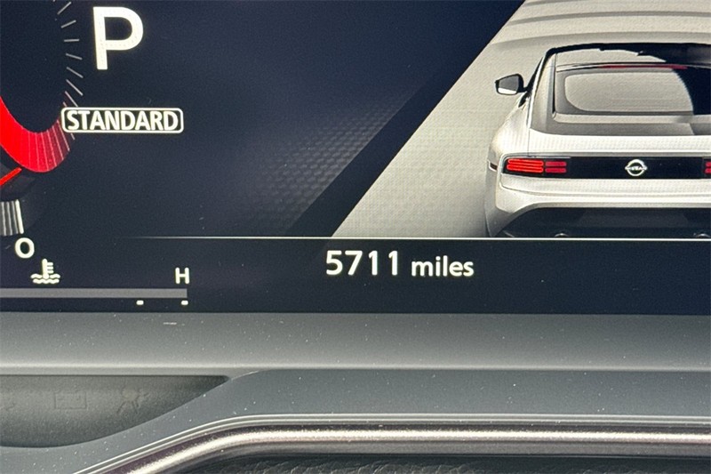 Nissan Z Vehicle Full-screen Gallery Image 22