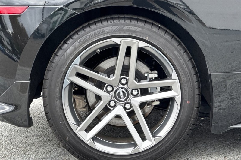 Nissan Z Vehicle Full-screen Gallery Image 23