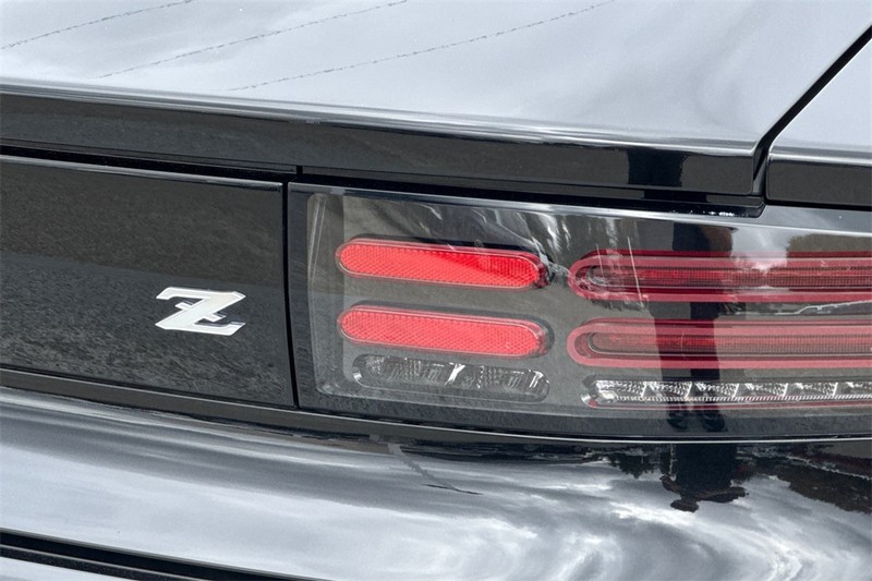 Nissan Z Vehicle Full-screen Gallery Image 24