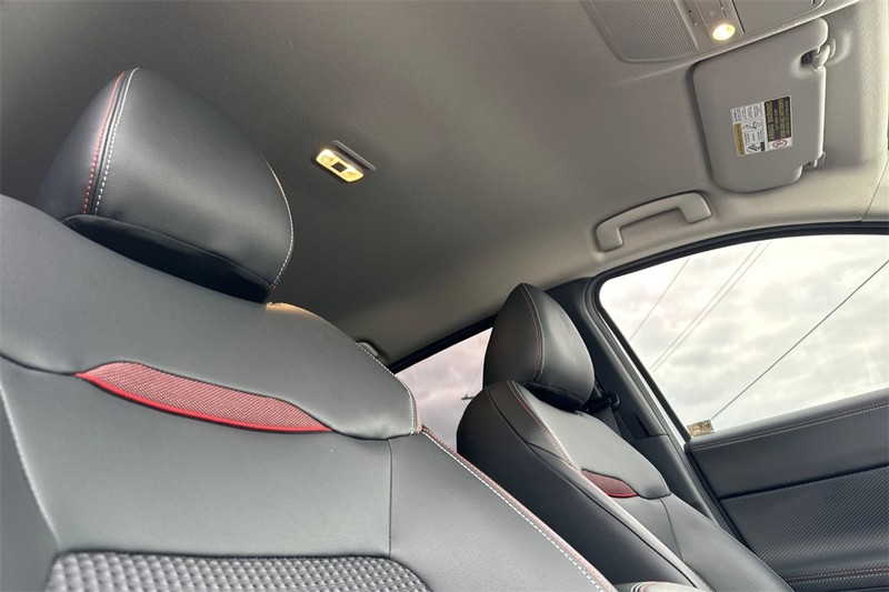 Nissan Kicks Vehicle Full-screen Gallery Image 16