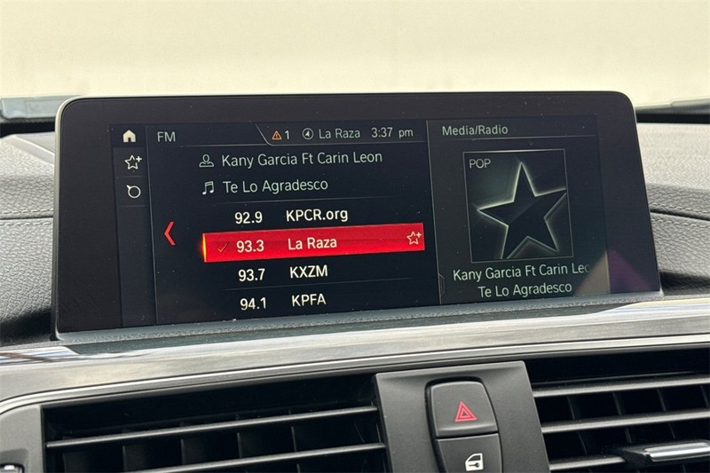 BMW 3 Series Vehicle Full-screen Gallery Image 15