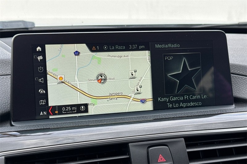 BMW 3 Series Vehicle Full-screen Gallery Image 16