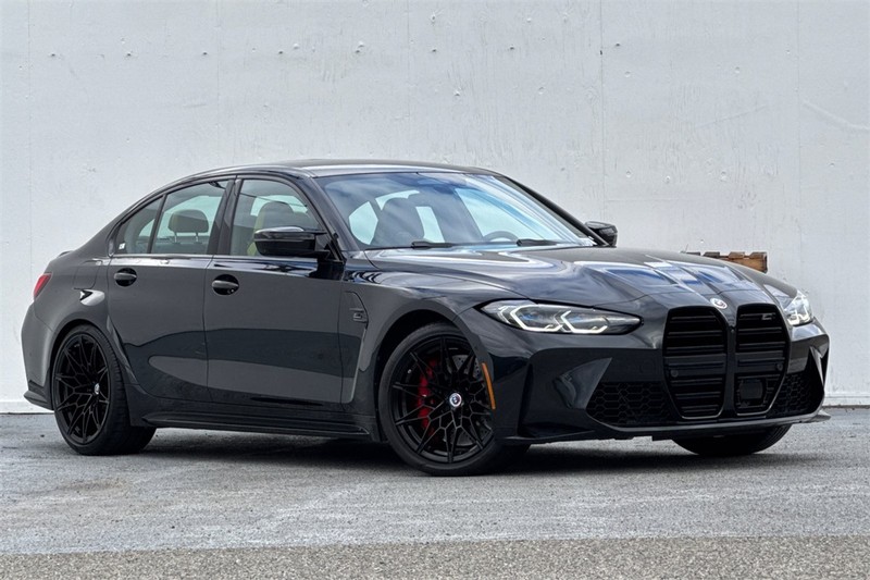 BMW M3 Vehicle Full-screen Gallery Image 02