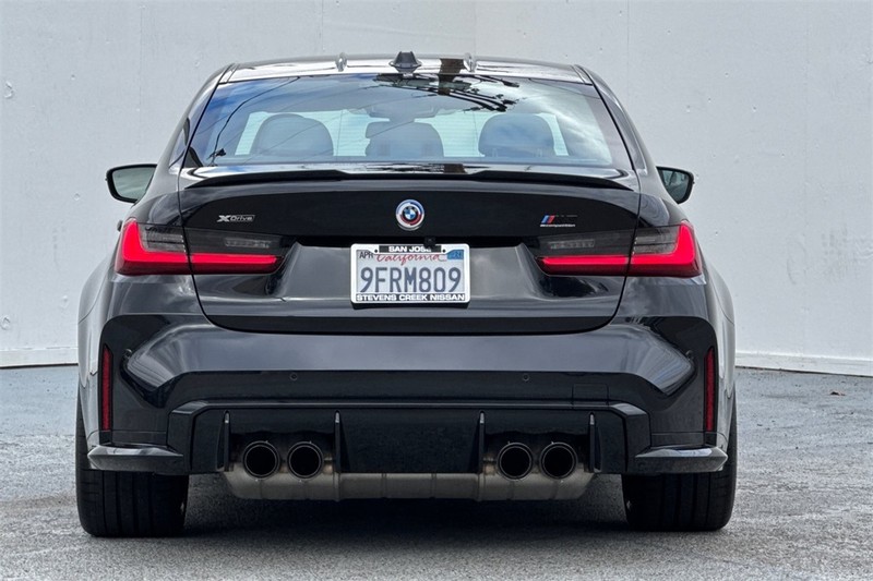 BMW M3 Vehicle Full-screen Gallery Image 05