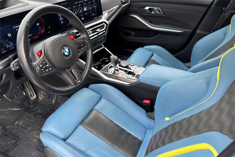 BMW M3 Vehicle Full-screen Gallery Image 10