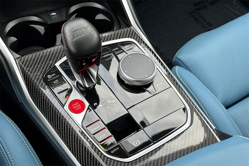 BMW M3 Vehicle Full-screen Gallery Image 21